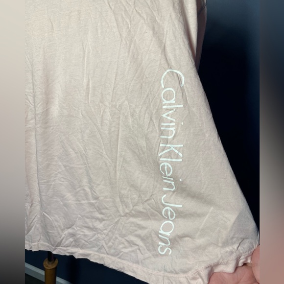 Calvin Klein Jeans Women's Pink Cropped Top - Picture 2 of 4
